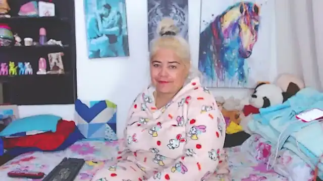 Snapshot of estrellita_fugaz16x chatting on March 14, 2025, 3:15 am estrellita fugaz16x online show from March 14, 2025, 3:15 am