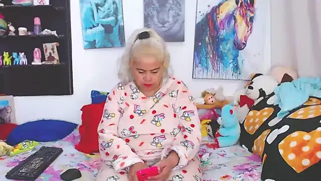 Snapshot of estrellita_fugaz16x chatting on March 15, 2025, 2:56 am estrellita fugaz16x online show from March 15, 2025, 2:56 am