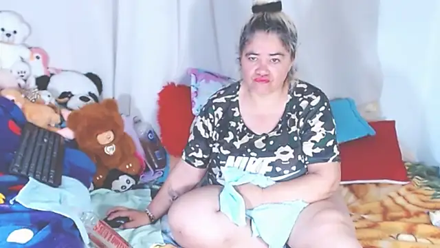 Snapshot of estrellita_fugaz16x chatting on September 14, 2025, 4:22 am estrellita fugaz16x online show from September 14, 2025, 4:22 am