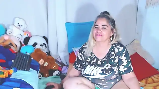 Snapshot of estrellita_fugaz16x chatting on October 3, 2025, 1:57 am estrellita fugaz16x online show from October 3, 2025, 1:57 am