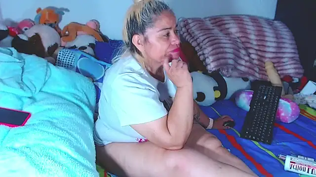 estrellita fugaz16x online show from June 5, 2026, 3:02 am