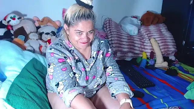 estrellita fugaz16x online show from June 11, 2026, 4:10 am