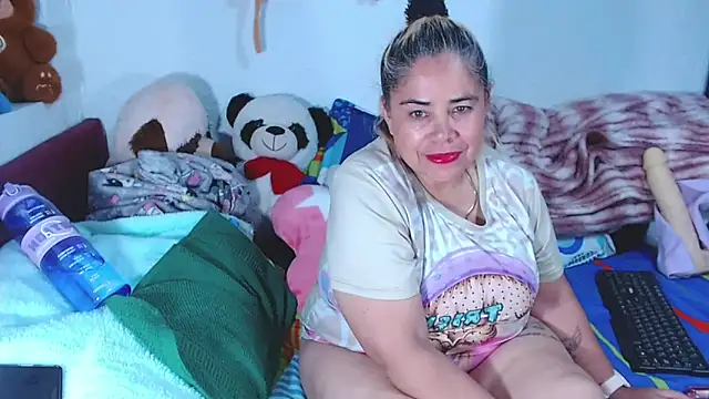 estrellita fugaz16x online show from June 29, 2026, 5:35 am