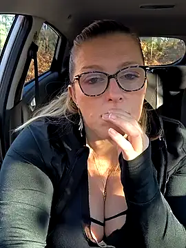 winniess40 online show from January 12, 2025, 1:37 pm