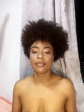 thaimy  online show from October 16, 2025, 11:39 pm