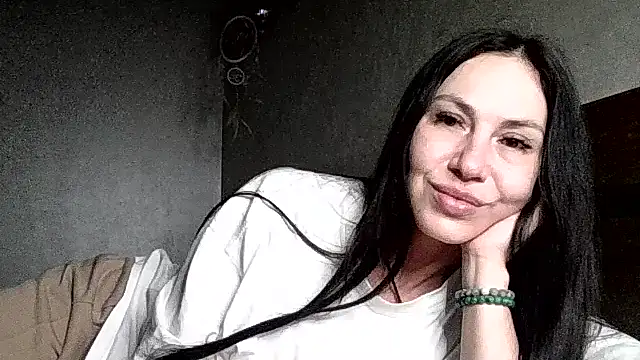 JulianaGold1 online show from February 12, 2026, 9:10 pm