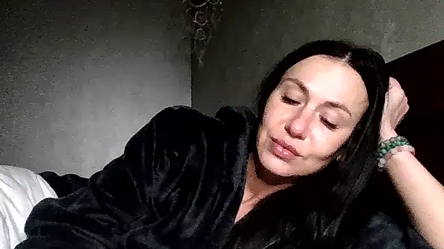 Snapshot of JulianaGold1 chatting on April 30, 2026, 9:19 pm JulianaGold1 online show from April 30, 2026, 9:19 pm