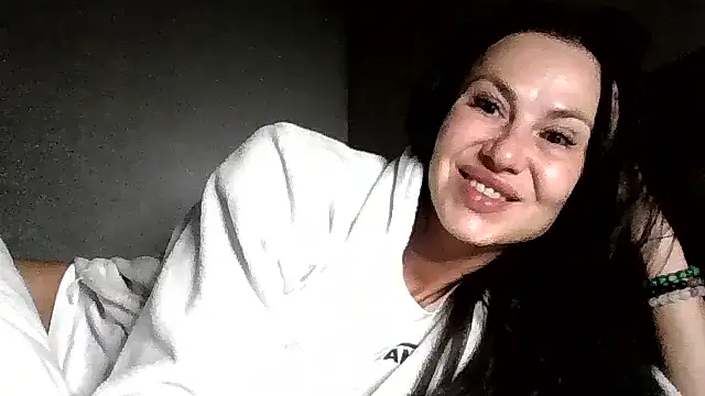 Snapshot of JulianaGold1 chatting on June 18, 2026, 9:08 pm JulianaGold1 online show from June 18, 2026, 9:08 pm