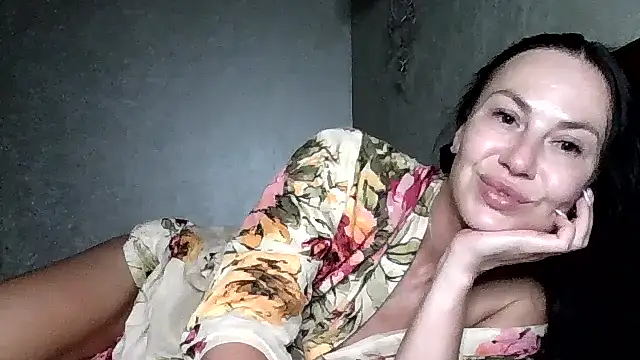 Snapshot of JulianaGold1 chatting on June 29, 2026, 12:50 am JulianaGold1 online show from June 29, 2026, 12:50 am