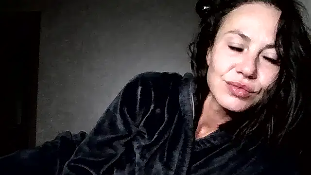 Snapshot of JulianaGold1 chatting on July 11, 2026, 10:55 pm JulianaGold1 online show from July 11, 2026, 10:55 pm