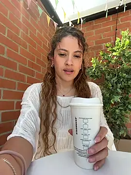 Snapshot of alana15 chatting on June 21, 2026, 3:25 pm alana15 online show from June 21, 2026, 3:25 pm