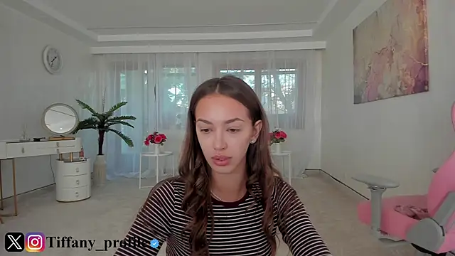 TiffanyHouston  online show from November 2, 2025, 6:27 am