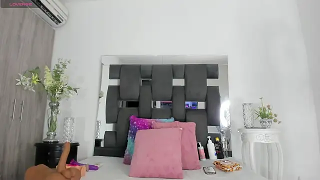 Snapshot of tanyyaa chatting on January 11, 2025, 12:40 pm tanyyaa online show from January 11, 2025, 12:40 pm