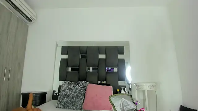 Snapshot of tanyyaa chatting on February 7, 2025, 10:40 am tanyyaa online show from February 7, 2025, 10:40 am