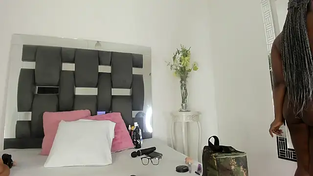 Snapshot of tanyyaa chatting on February 12, 2025, 1:16 pm tanyyaa online show from February 12, 2025, 1:16 pm