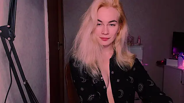 Snapshot of xxxcharismaaa chatting on October 1, 2025, 7:31 pm xxxcharismaaa online show from October 1, 2025, 7:31 pm