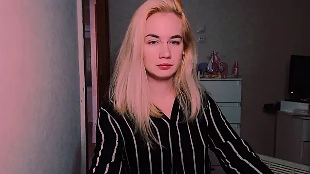 Snapshot of xxxcharismaaa chatting on October 11, 2025, 8:24 am xxxcharismaaa online show from October 11, 2025, 8:24 am