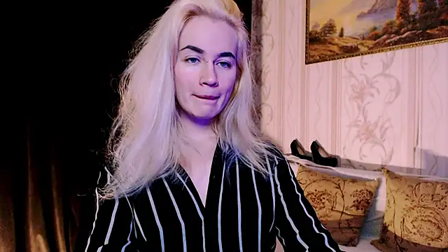 Snapshot of xxxcharismaaa chatting on November 16, 2025, 8:03 pm xxxcharismaaa online show from November 16, 2025, 8:03 pm