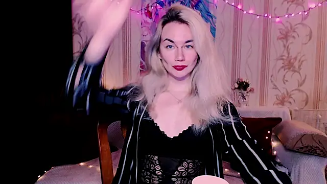 xxxcharismaaa online show from April 21, 2026, 4:12 pm