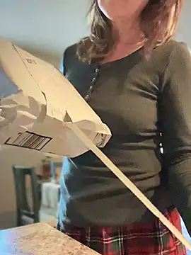 Snapshot of MaiseKnox chatting on December 12, 2024, 10:42 pm MaiseKnox online show from December 12, 2024, 10:42 pm