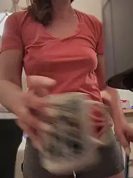 Snapshot of MaiseKnox chatting on December 19, 2024, 12:34 am MaiseKnox online show from December 19, 2024, 12:34 am