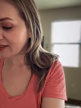 Snapshot of MaiseKnox chatting on January 3, 2025, 6:46 pm MaiseKnox online show from January 3, 2025, 6:46 pm