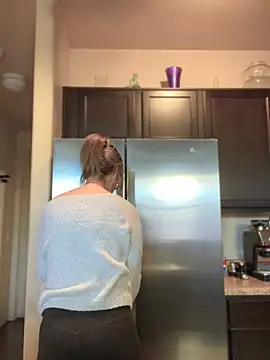 Snapshot of MaiseKnox chatting on January 18, 2025, 10:28 pm MaiseKnox online show from January 18, 2025, 10:28 pm