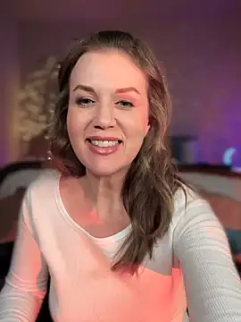 Snapshot of MaiseKnox chatting on February 7, 2025, 3:55 am MaiseKnox online show from February 7, 2025, 3:55 am