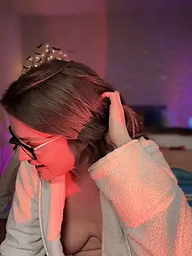 Snapshot of MaiseKnox chatting on February 8, 2025, 4:36 am MaiseKnox online show from February 8, 2025, 4:36 am