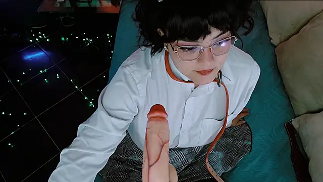 alexa11  online show from February 6, 2025, 4:14 pm