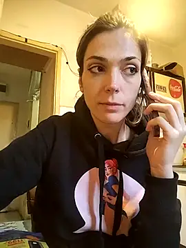 Snapshot of JoLeNe27 chatting on April 8, 2026, 5:02 pm JoLeNe27 online show from April 8, 2026, 5:02 pm
