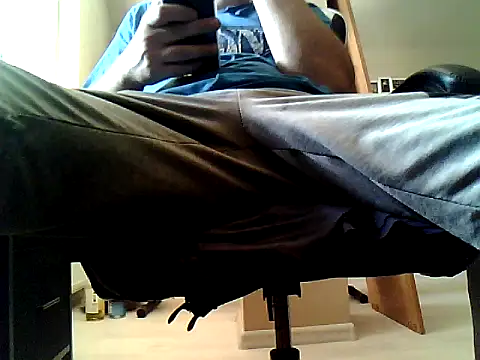 Snapshot of georgee801 chatting on August 1, 2026, 1:43 pm georgee801 online show from August 1, 2026, 1:43 pm