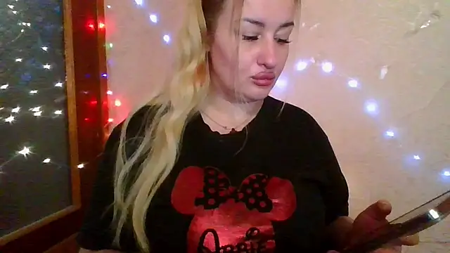 Snapshot of Mandy_Belcher chatting on October 12, 2025, 2:05 pm Mandy Belcher online show from October 12, 2025, 2:05 pm