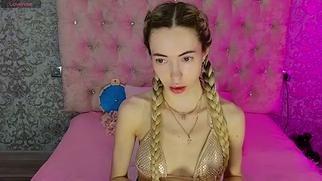 Akilla Queen online show from July 24, 2026, 1:58 am