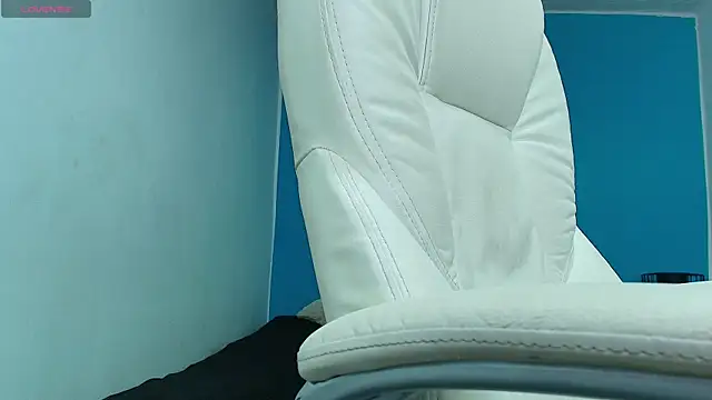 Dephne   online show from December 12, 2024, 12:44 pm