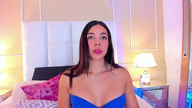 Zoe Evans  online show from October 24, 2025, 12:12 pm