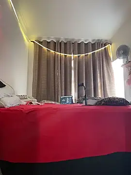 Patriciamoura69 online show from April 7, 2026, 5:24 pm