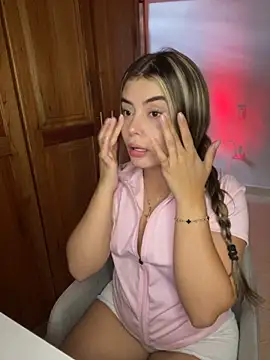 Miss valeriaa online show from January 18, 2026, 7:39 pm