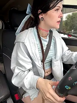 BlaizeyBBy online show from September 10, 2025, 10:43 pm