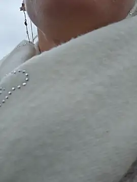 IsabelleEthan online show from March 16, 2025, 9:49 am