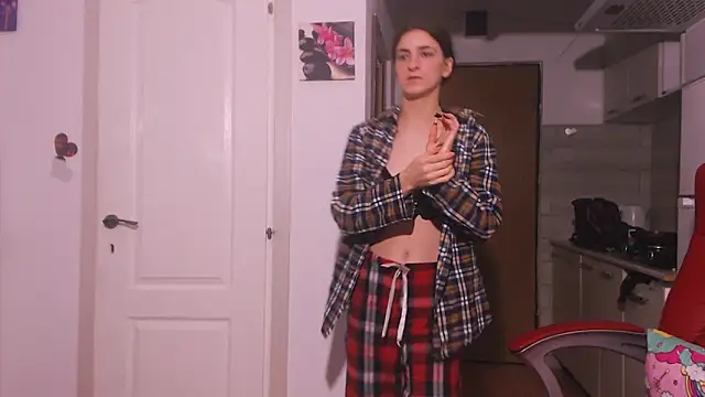 simyhvn online show from December 15, 2025, 6:06 am