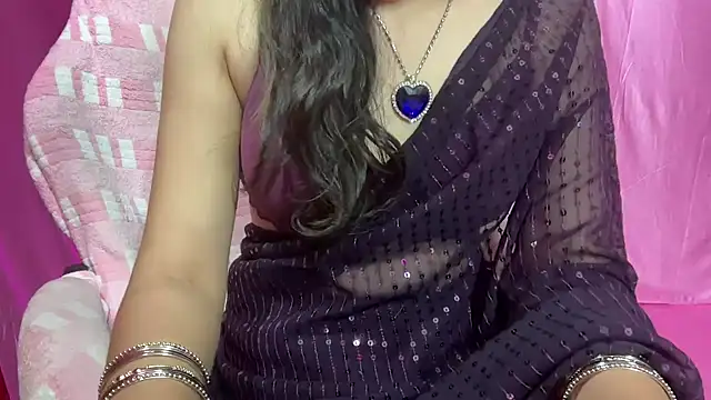 Snapshot of Queen_Angelena chatting on January 15, 2025, 7:01 pm Queen Angelena online show from January 15, 2025, 7:01 pm