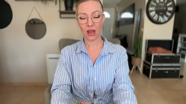 Snapshot of Sacha-xx chatting on March 24, 2026, 11:48 am Sacha-xx online show from March 24, 2026, 11:48 am