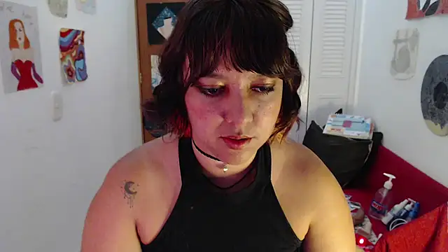 soynanabela28 online show from October 8, 2025, 11:02 pm