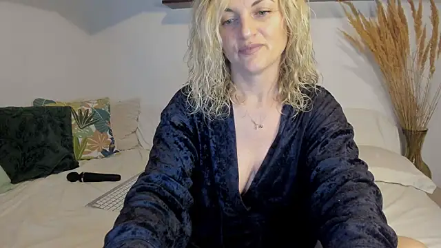 Snapshot of Jadore_able chatting on April 27, 2026, 1:58 am Jadore able online show from April 27, 2026, 1:58 am