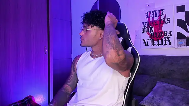 Alessandro Vanni online show from March 19, 2026, 2:59 am