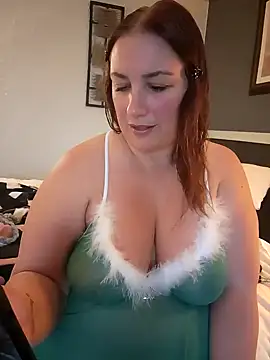 Snapshot of Canadian_BBW chatting on December 16, 2024, 10:03 pm Canadian BBW online show from December 16, 2024, 10:03 pm
