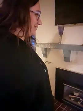 Snapshot of Canadian_BBW chatting on January 14, 2025, 12:22 am Canadian BBW online show from January 14, 2025, 12:22 am