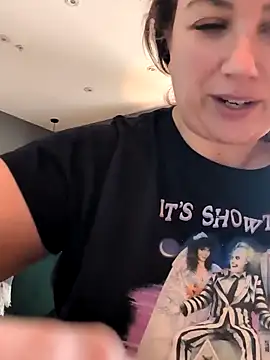 Snapshot of Canadian_BBW chatting on January 28, 2025, 5:35 pm Canadian BBW online show from January 28, 2025, 5:35 pm