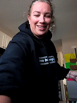 Snapshot of Canadian_BBW chatting on October 8, 2025, 7:00 pm Canadian BBW online show from October 8, 2025, 7:00 pm